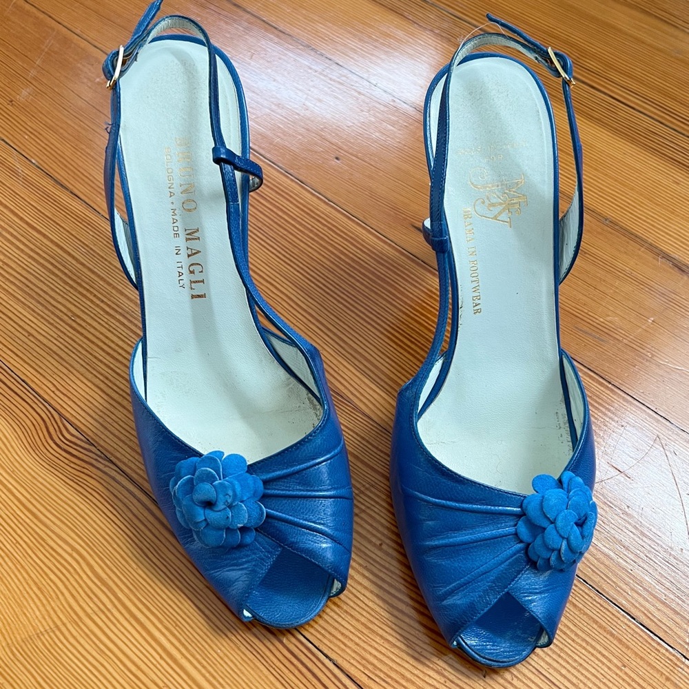 VINTAGE BLUE  BRUNO MAGLI OPEN TOE HEELS